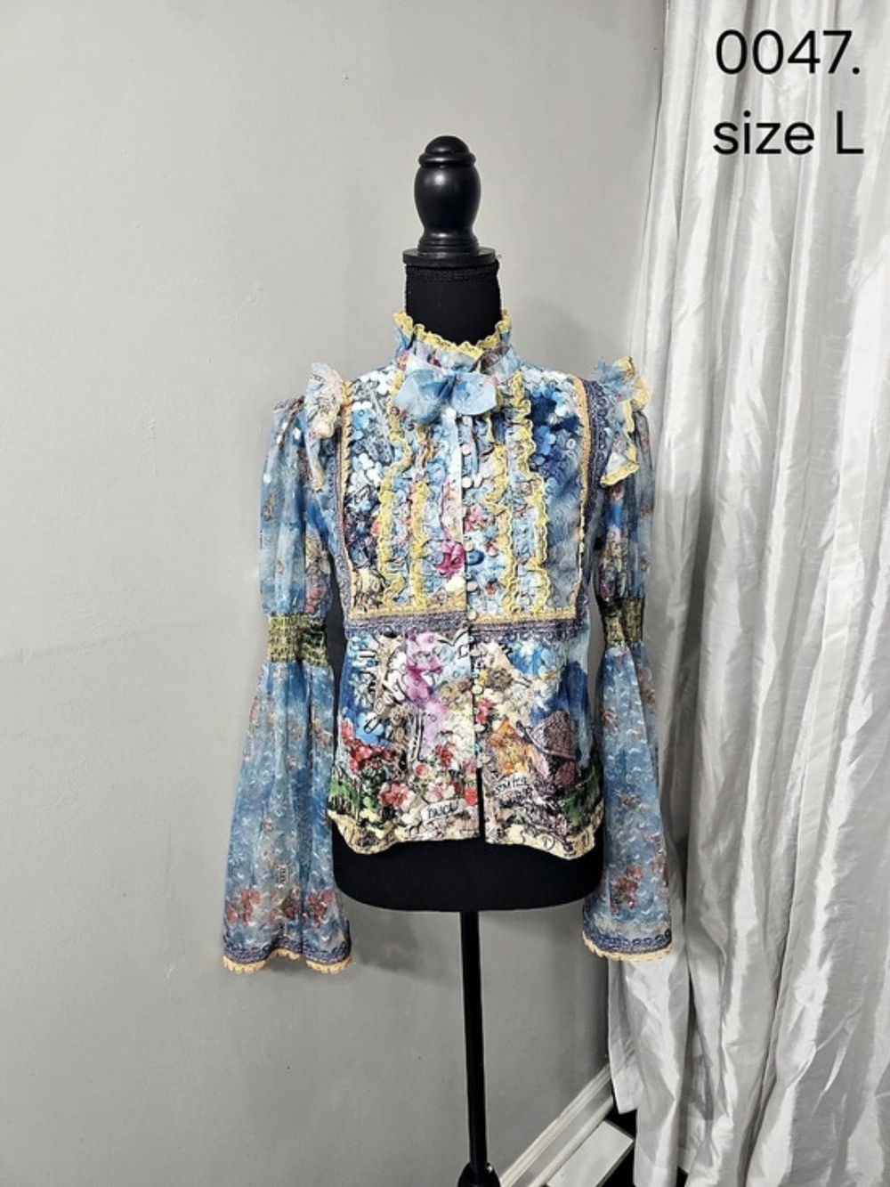 Floral Long Sleeve Blouse in Blue Size Large